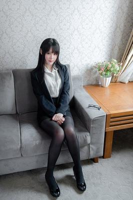 DesireinSilkintheDark未压缩版
